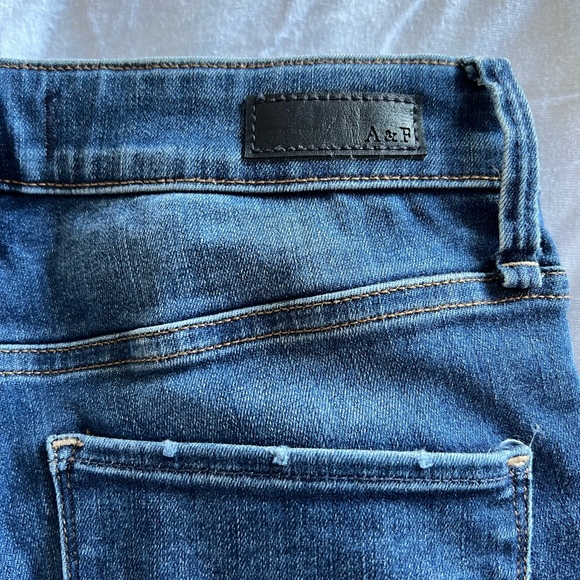 Abercrombie High Rise Skinny Jeans - Picture 2 of 3